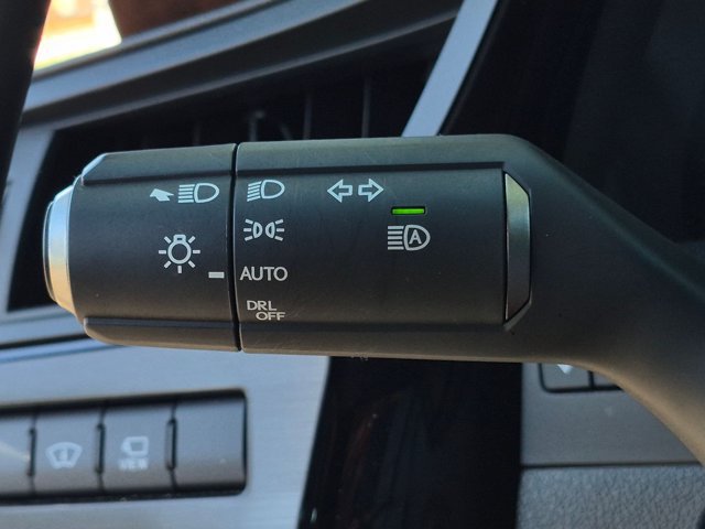 Used 2025 Lexus ES 300h w/ Technology Package FWD image 10