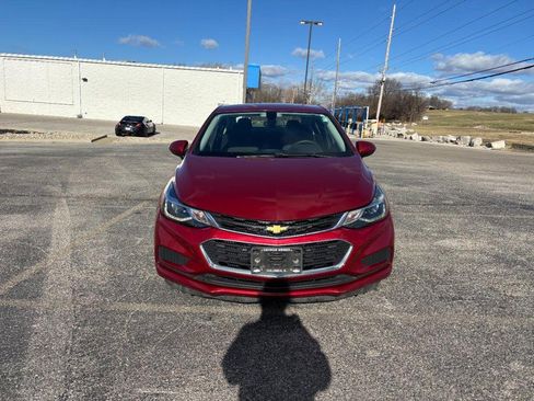 Used 2017 Chevrolet Cruze LT w/ Convenience Package image 8