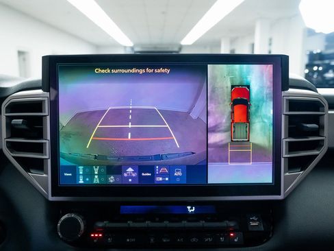 Used 2025 Toyota Tundra Limited image 12