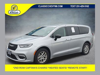 Used 2024 Chrysler Pacifica Touring-L