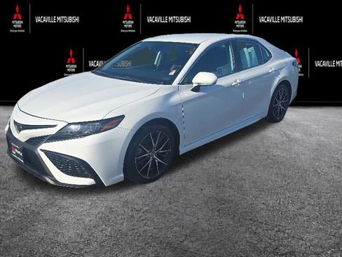 Used 2022 Toyota Camry SE FWD image 6