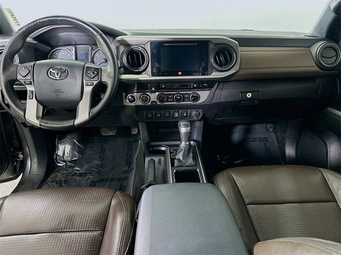 Used 2017 Toyota Tacoma Limited image 17