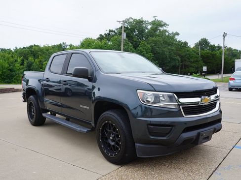 Used 2018 Chevrolet Colorado W/T w/ WT Convenience Package AWD/4WD image 2