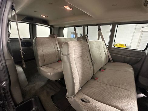 Used 2017 Chevrolet Express 2500 LS RWD image 17