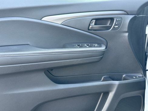 Certified 2023 Honda Passport EX-L image 19