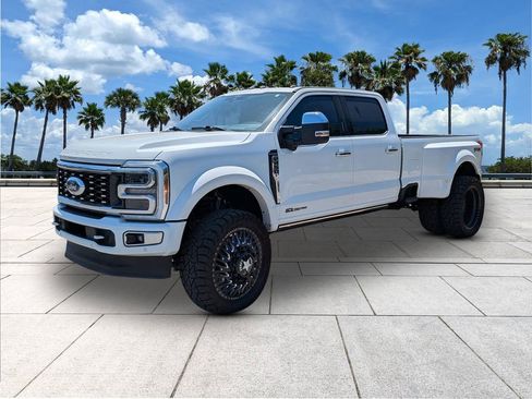 Used 2024 Ford F450 Platinum w/ FX4 Off-Road Package AWD/4WD image 3