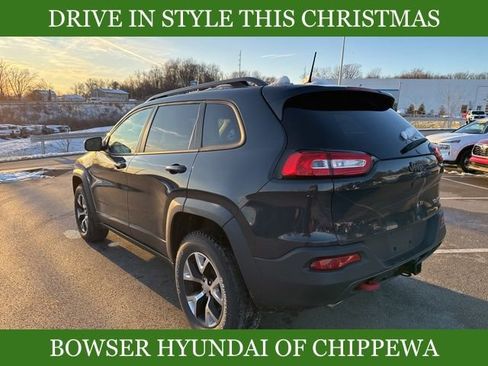 Used 2016 Jeep Cherokee Trailhawk w/ Comfort/Convenience Group image 6