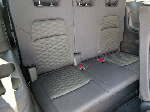 Used 2024 Nissan Pathfinder SV w/ Black Appearance Package FWD image 6
