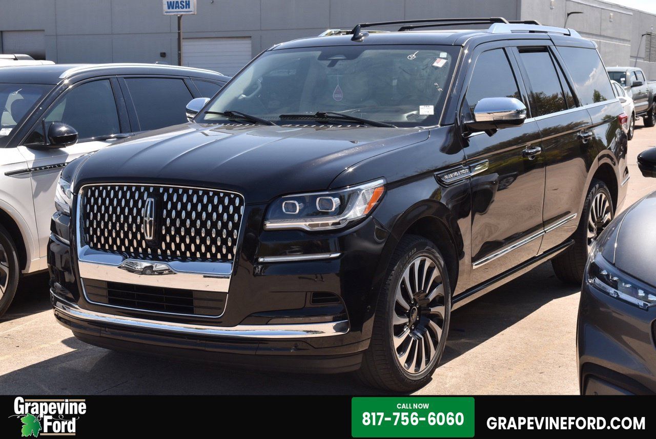 Used 2022 Lincoln Navigator Black Label AWD/4WD image 1