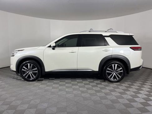 Used 2023 Nissan Pathfinder Platinum w/ Cargo Package FWD image 6