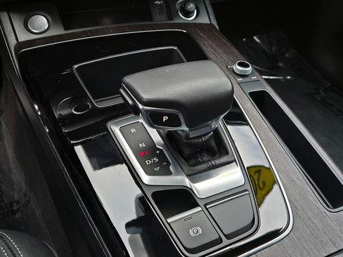 Used 2024 Audi Q5 2.0T Premium AWD/4WD image 26