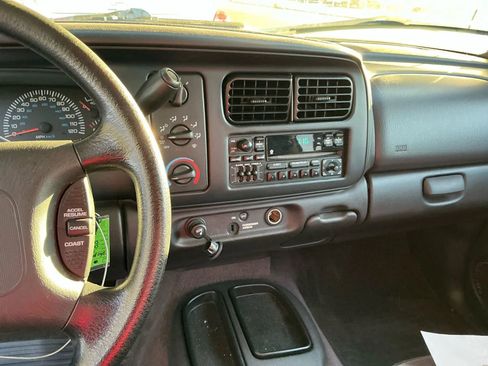Used 2000 Dodge Dakota 2WD Club Cab image 6