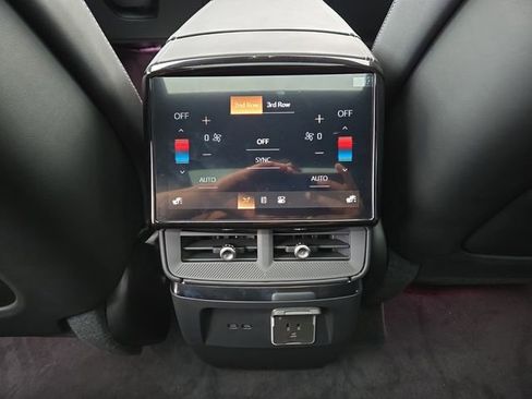 New 2026 Cadillac Vistiq Sport image 15