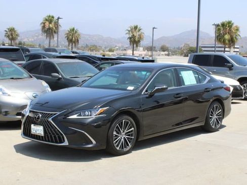 Certified 2025 Lexus ES 300h w/ Premium Package FWD image 3