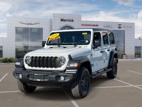 Used 2024 Jeep Wrangler Unlimited Sport AWD/4WD image 3