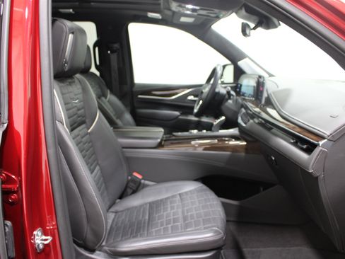 Used 2022 Cadillac Escalade Premium Luxury Platinum image 30