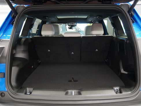 New 2026 Jeep Cherokee Overland w/ Advanced Pro Tech Group AWD/4WD image 8