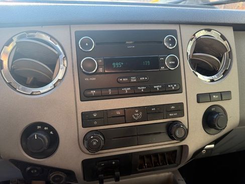 Used 2015 Ford F350 XLT image 4