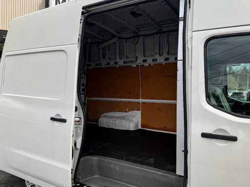 Used 2020 Nissan NV 2500 SV image 13