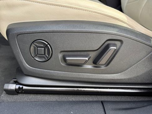 Used 2022 Audi Q3 2.0T Premium w/ Convenience Package image 11