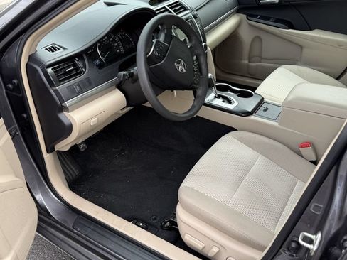 Used 2014 Toyota Camry LE FWD image 3