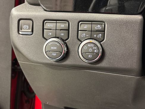 New 2026 GMC Sierra 1500 SLT w/ SLT Convenience Package AWD/4WD image 31