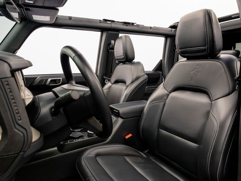 Used 2025 Ford Bronco Outer Banks image 28