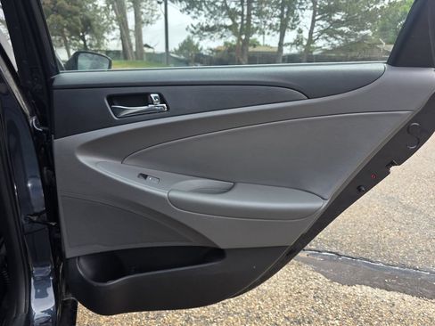Used 2011 Hyundai Sonata SE w/ Navigation & Sunroof Pkg 4 FWD image 19