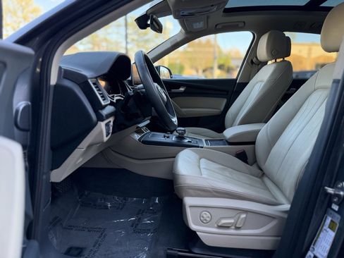 Used 2019 Audi Q5 Prestige w/ Prestige Package image 25
