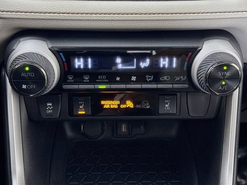 Used 2021 Toyota RAV4 XLE Premium AWD/4WD image 17