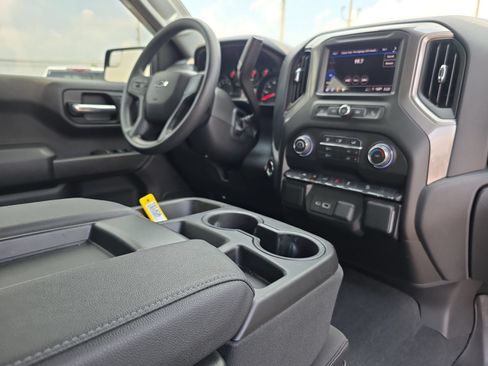 Used 2025 Chevrolet Silverado 1500 Custom Trail Boss AWD/4WD image 16