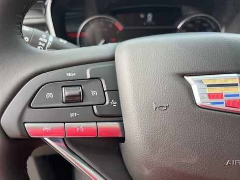 New 2025 Cadillac XT6 Luxury image 19