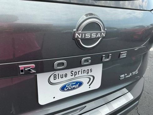 Used 2023 Nissan Rogue SL AWD/4WD image 5