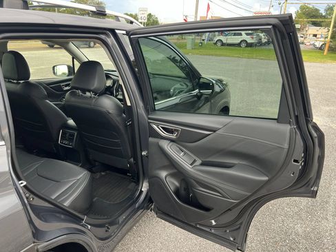 Used 2023 Subaru Forester Touring AWD/4WD image 17