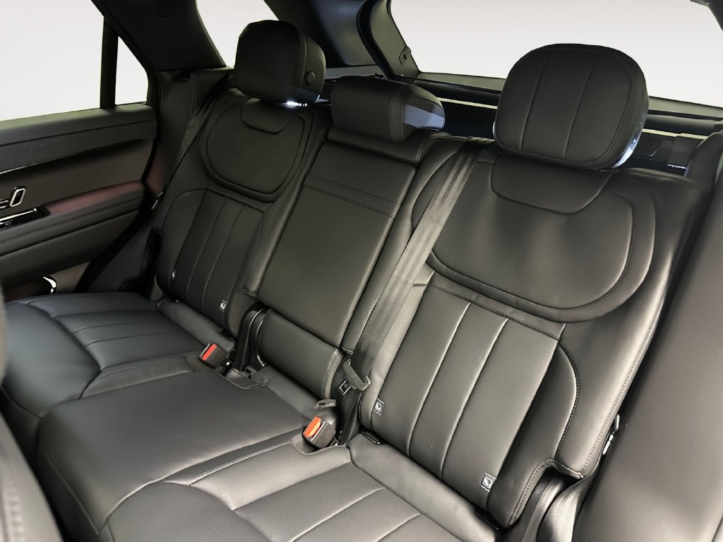 New 2027 Land Rover Range Rover Sport Dynamic SE AWD/4WD image 13
