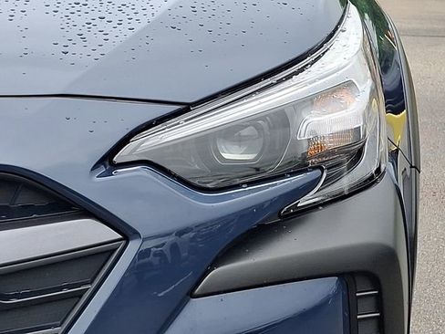 Used 2024 Subaru Outback Premium AWD/4WD image 9