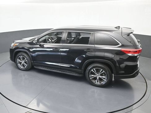 Used 2019 Toyota Highlander Plus FWD image 52