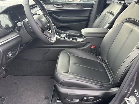 New 2026 Jeep Grand Cherokee Limited image 8