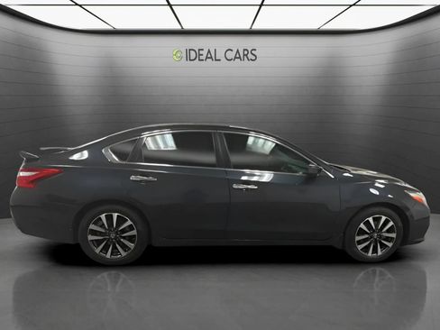 Used 2016 Nissan Altima 2.5 SV FWD image 4