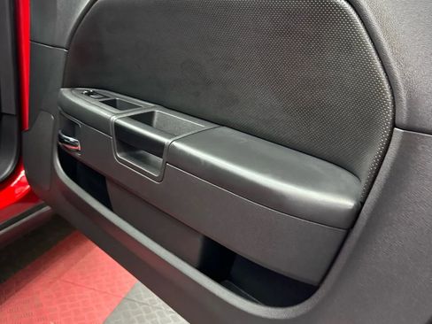 Used 2010 Dodge Challenger R/T image 22