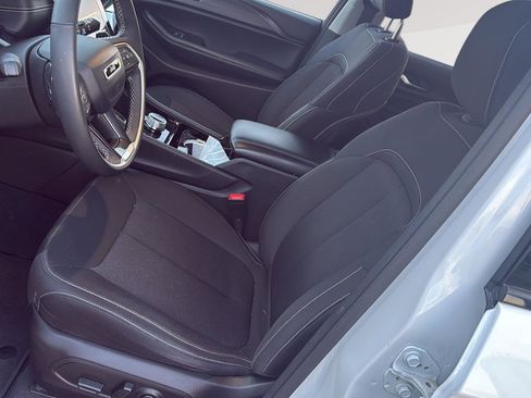 Used 2023 Jeep Grand Cherokee Laredo w/ Luxury Tech Group I AWD/4WD image 6