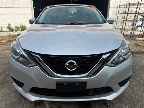 Used 2019 Nissan Sentra SV FWD image 2