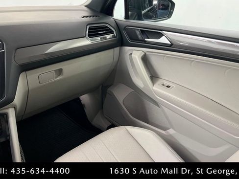 Used 2022 Volkswagen Tiguan SE R-Line AWD/4WD image 10