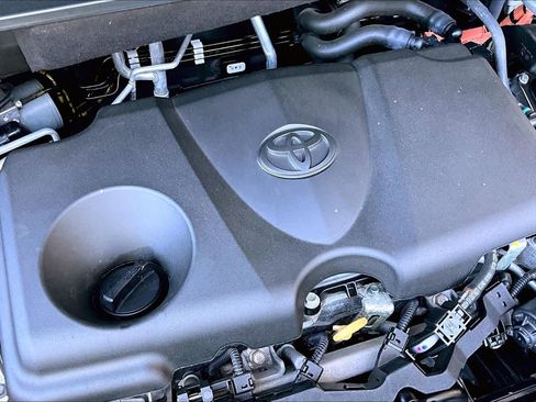 Used 2023 Toyota Highlander XLE AWD/4WD image 31