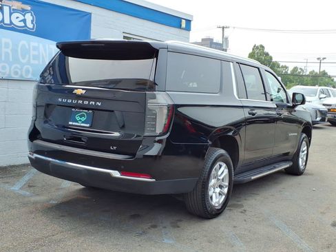 Used 2026 Chevrolet Suburban LT w/ Comfort Package AWD/4WD image 6