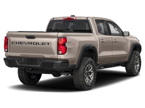 Used 2026 Chevrolet Colorado ZR2 w/ Technology Package AWD/4WD image 3