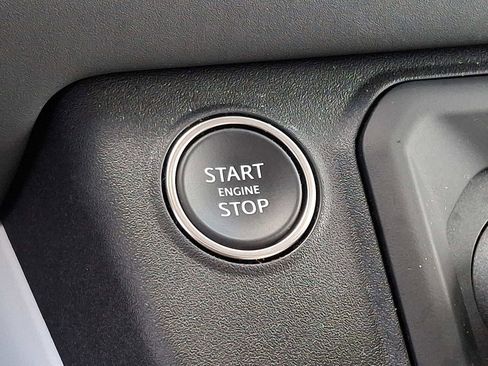 Used 2025 Land Rover Defender 110 S image 24