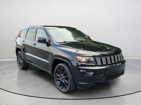 Used 2018 Jeep Grand Cherokee Altitude AWD/4WD image 1