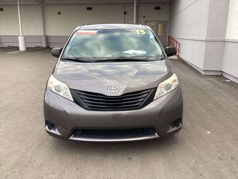 Used 2015 Toyota Sienna L image 25