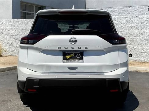 New 2026 Nissan Rogue SV w/ SV Premium Package FWD image 3